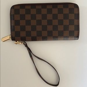 Amazon Checkered Wallet